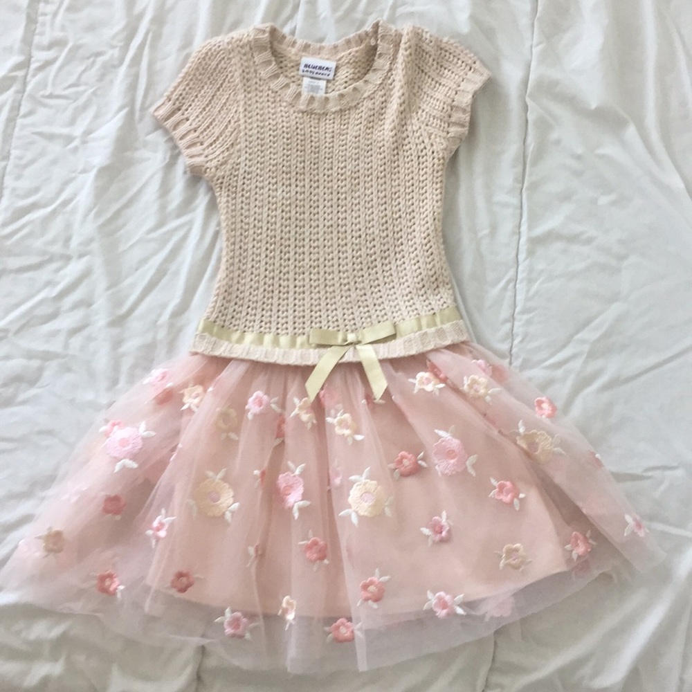 Girl dress size 6